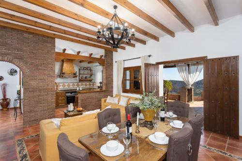 Villa Flores - image 2