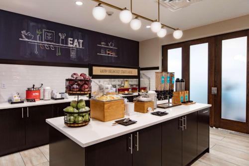 햄프턴 인 & 스위트 마이애미-에어포트 사우스-블루 라군 - 식음료(F&B)