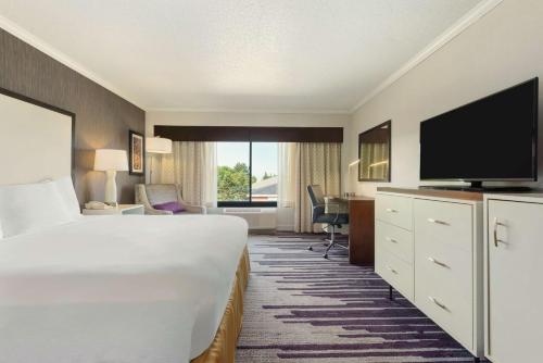 DoubleTree by Hilton Milwaukee/Brookfield - image 10