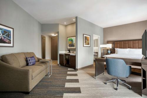 Hampton Inn Suites Kansas City Downtown Crossroads - image 11
