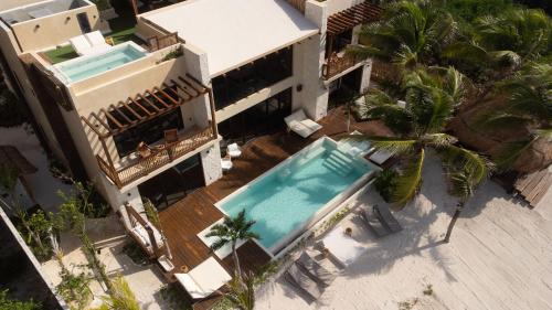 Villa TuluMar Beachfront Luxury Villa- full service