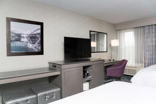 2 queen beds