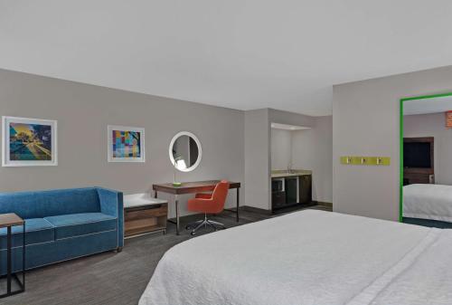 1 king bed, 1 sofa bed