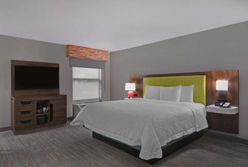 Hampton Inn Charlotte Monroe - image 12