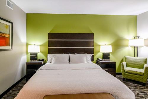 King Room - Hearing Access/Non-Smoking