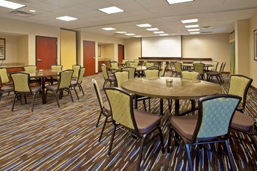 Hampton Inn & Suites Nashville-Smyrna - image 11