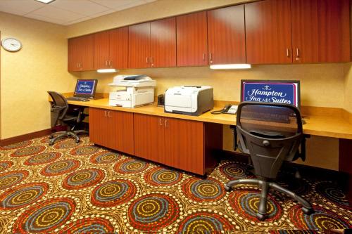 Hampton Inn & Suites Nashville-Smyrna - image 8