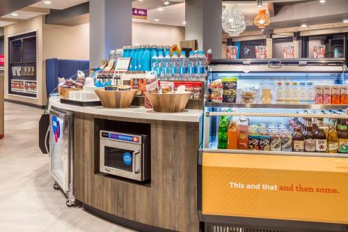 Tru By Hilton Madison West - image 6