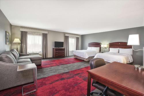 Hampton Inn & Suites Madison - West