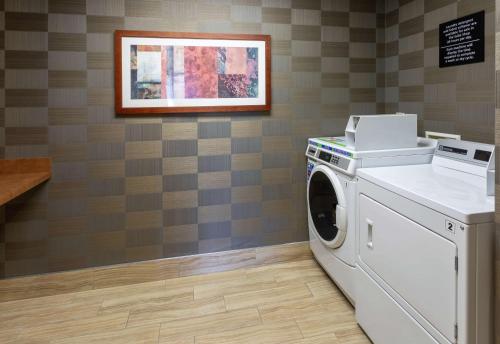 Hampton Inn Minneapolis/Eagan - image 14