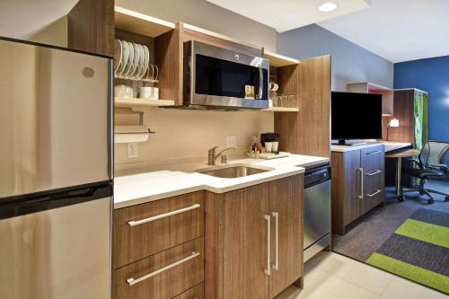 Home2 Suites by Hilton Eagan Minneapolis Room Type - Queen Studio - Non-Smoking