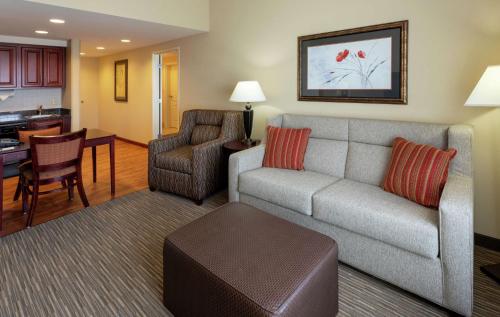 Homewood Suites by Hilton Minneapolis-StLouis Park at West