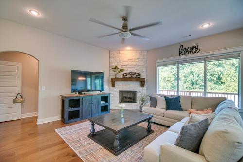 Fayetteville Vacation Rental with Deck and Shared Pool in Fayetteville, USA