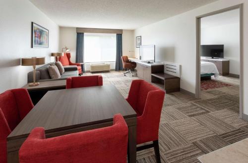 Hilton Garden Inn Minneapolis Saint Paul-Shoreview - image 2