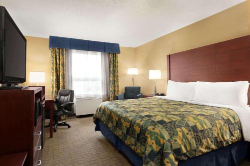 Travelodge by Wyndham Oshawa Whitby