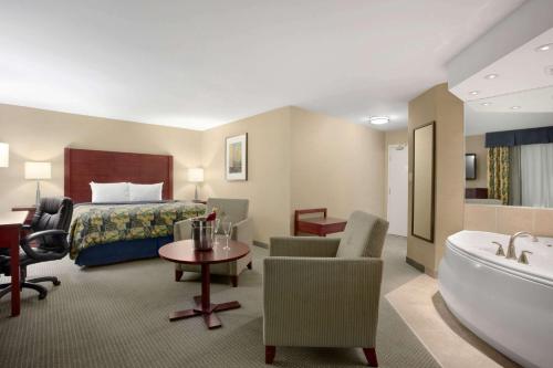 Travelodge by Wyndham Oshawa Whitby