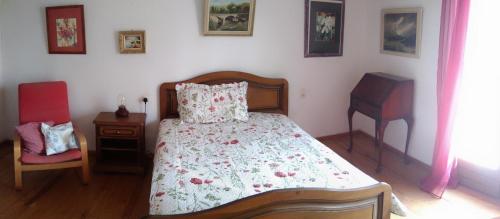 Double bedroom with balcony - Pension de famille - Bourigeole