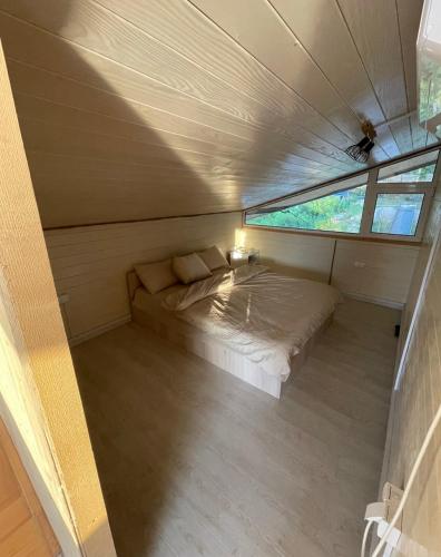 Luxury Floating River House in Ada_Sleeps 10