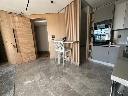 The Besty Ocean Suite-By Ayla Stay in Anfa