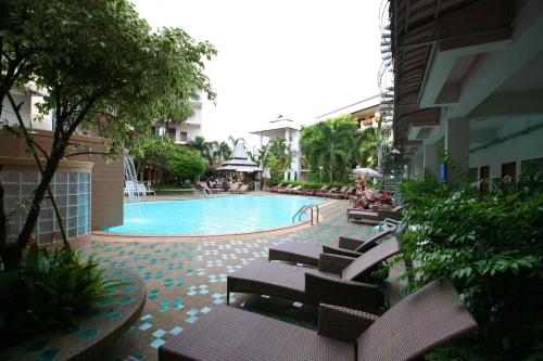 Swimmingpool, Top North Hotel in Chiang Mai