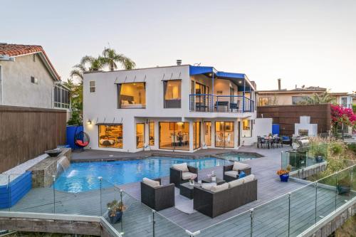 Hollywood Hills Infinity Villa in Los Angeles, USA