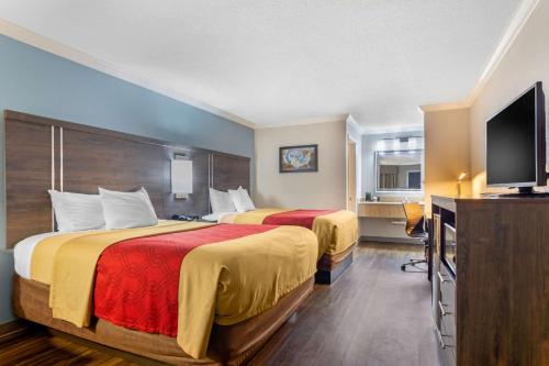 2 queen beds