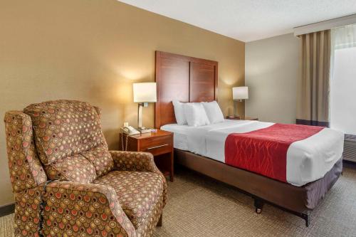 Photo - Comfort Inn & Suites