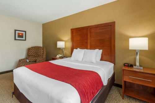 Photo - Comfort Inn & Suites