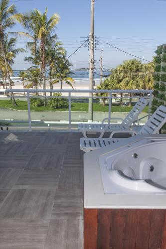 อ่างแช่น้ำร้อน, Hotel Vicino al Mare - Frente mar in บัลเนียริโอ ซิดาเด อัตลันติกา