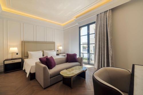 1 king bed, 2 twin beds