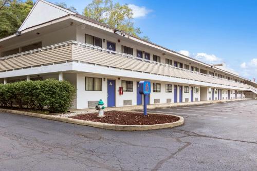 . Motel 6-Dayton, OH - Englewood