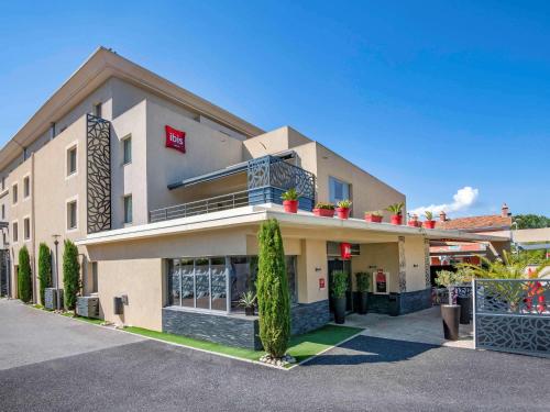 IBIS Cannes Mouans Sartoux Piscine parking gratuit