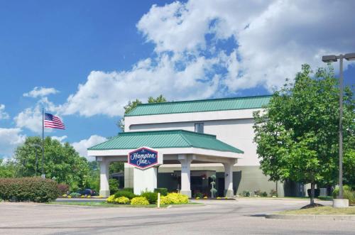 . Hampton Inn New Philadelphia