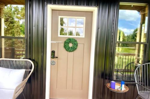 #4 Kentucky Bourbon Trail Bourbon Barrel Cottages in Lawrenceburg, USA