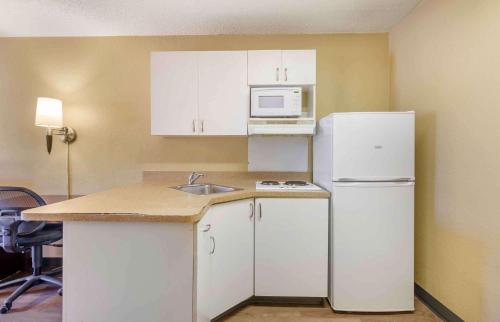 Extended Stay America Select Suites - Roanoke - Airport