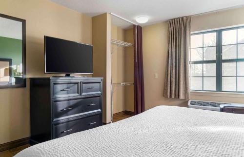 Extended Stay America - Detroit - Farmington Hills