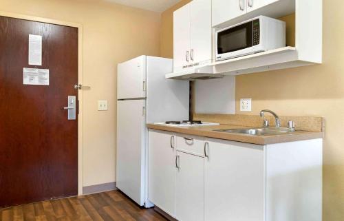 Extended Stay America - Detroit - Farmington Hills