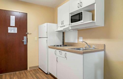 Extended Stay America - Detroit - Farmington Hills