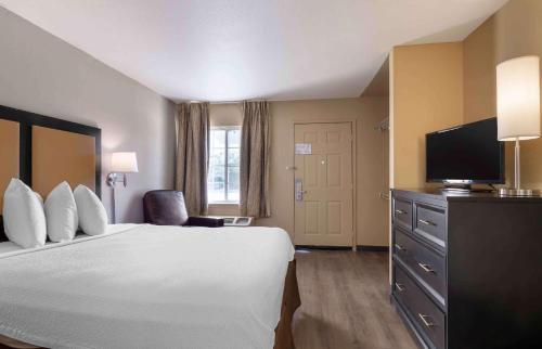 Extended Stay America Suites - Kansas City - Shawnee Mission