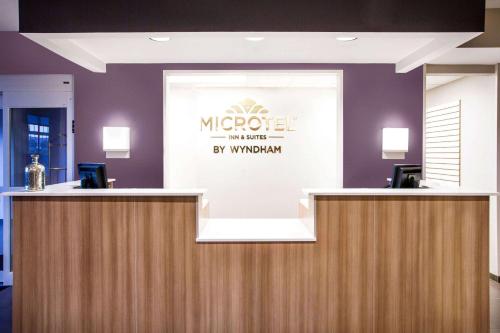 Microtel Inn & Suites by Wyndham Vernal/Naples