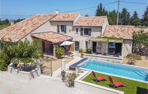 Awesome Home In Violes With Kitchen - Location saisonnière - Violès