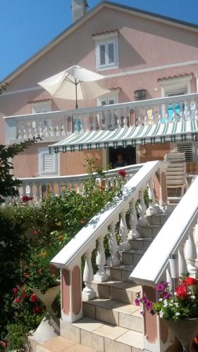  Apartment Vila Salzburg in Nerezine