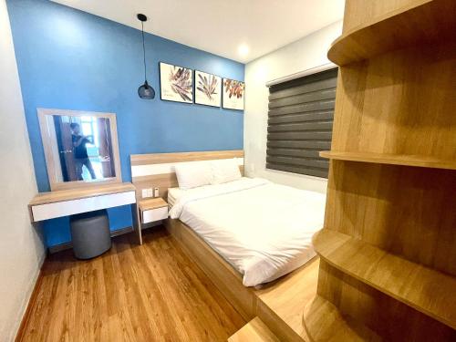 Three-Bedroom Apartment with Sea View image 3