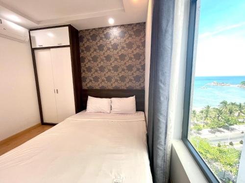 Two-Bedroom Apartment with Sea View image 6