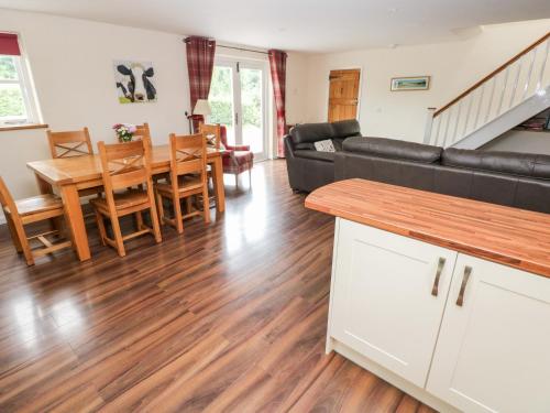 Gwyddno Lodge - image 2
