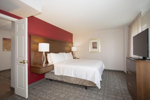 2 bedrooms, 4 beds