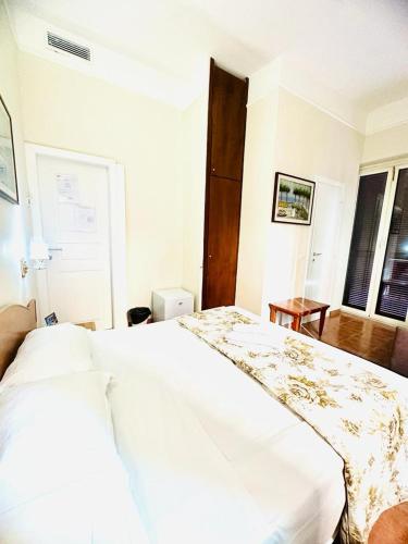 Hotel Resi – Rome