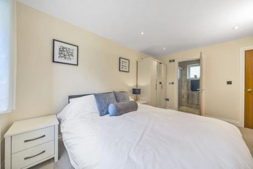 Country cottage & Tennis court in Horsham