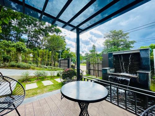 Lala Villa Ba Vì 1.000m² - View Hồ, Bể Bơi Riêng