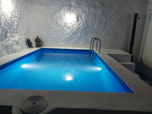 Casa rural El Patio con chimenea, barbacoa, piscina, patios exteriores para sus mascotas de manera gratuita